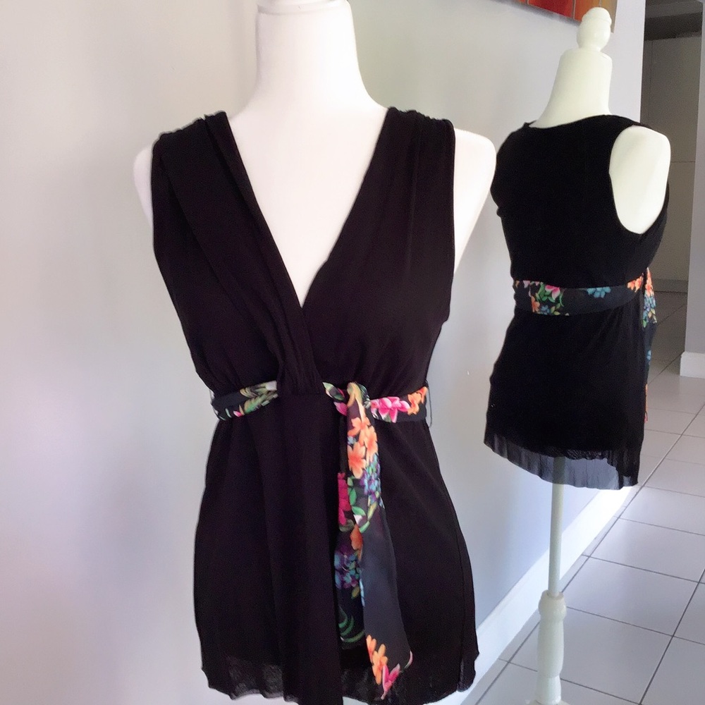 Sweet Pea blouse Black size M